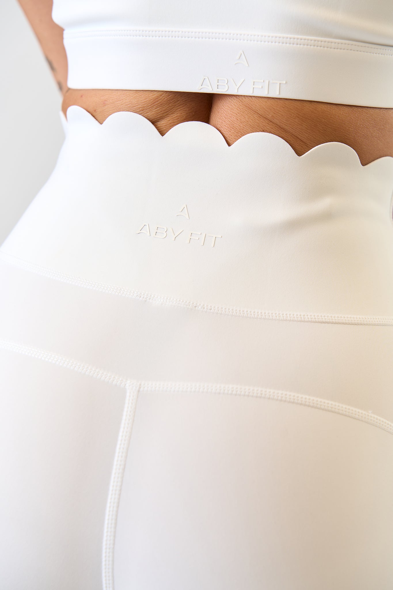 CHARM WAVES Set White