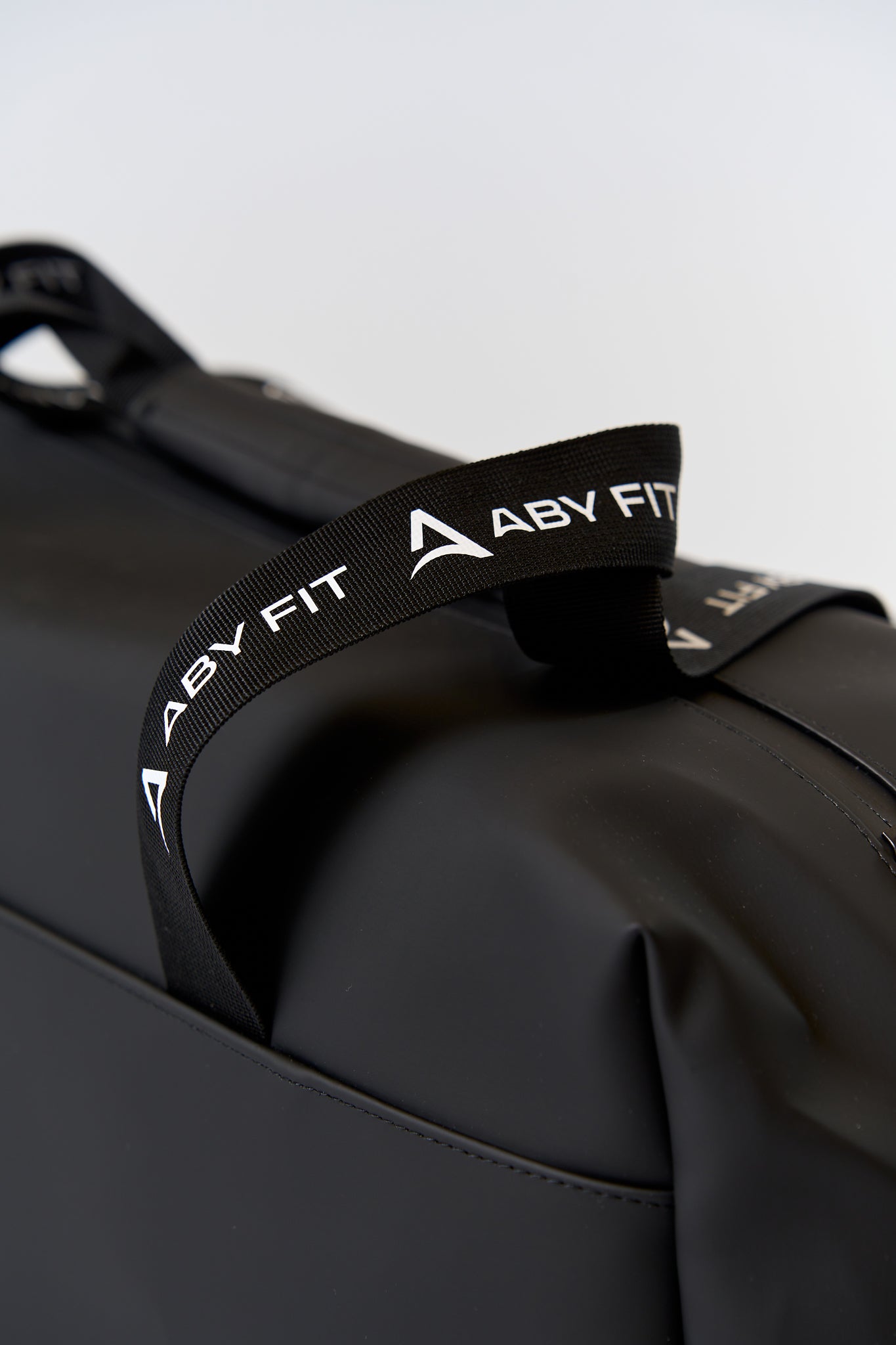 MATTE MOVE Bag Black