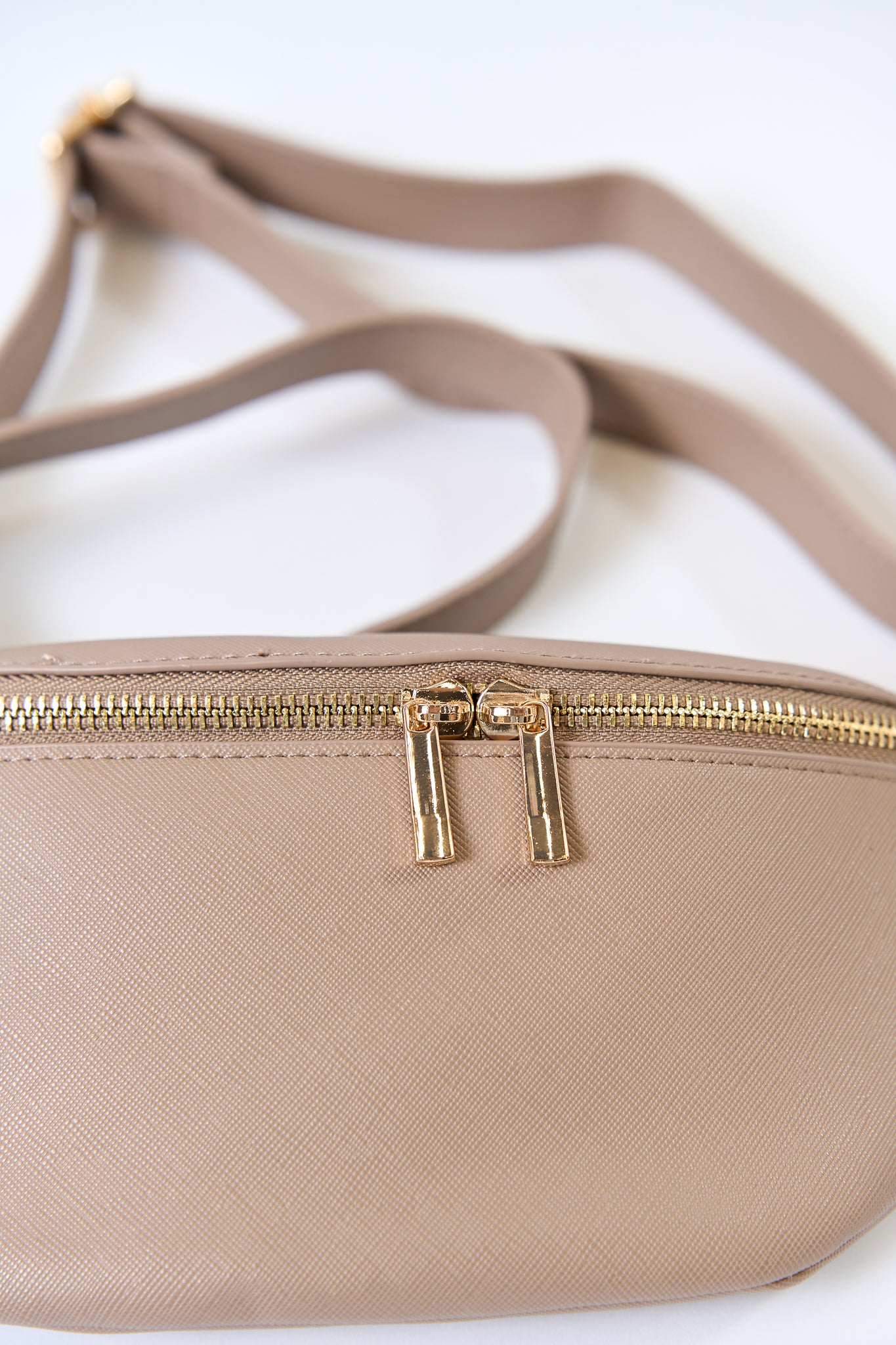 LUXE BELT bag Beige