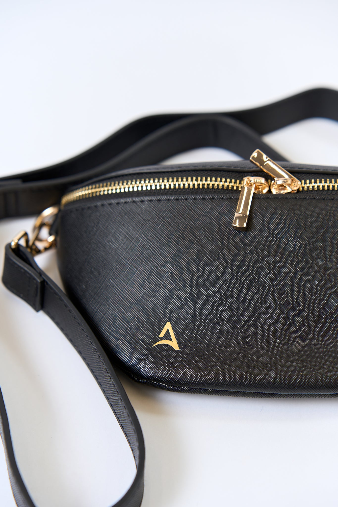 LUXE BELT Black Handbag