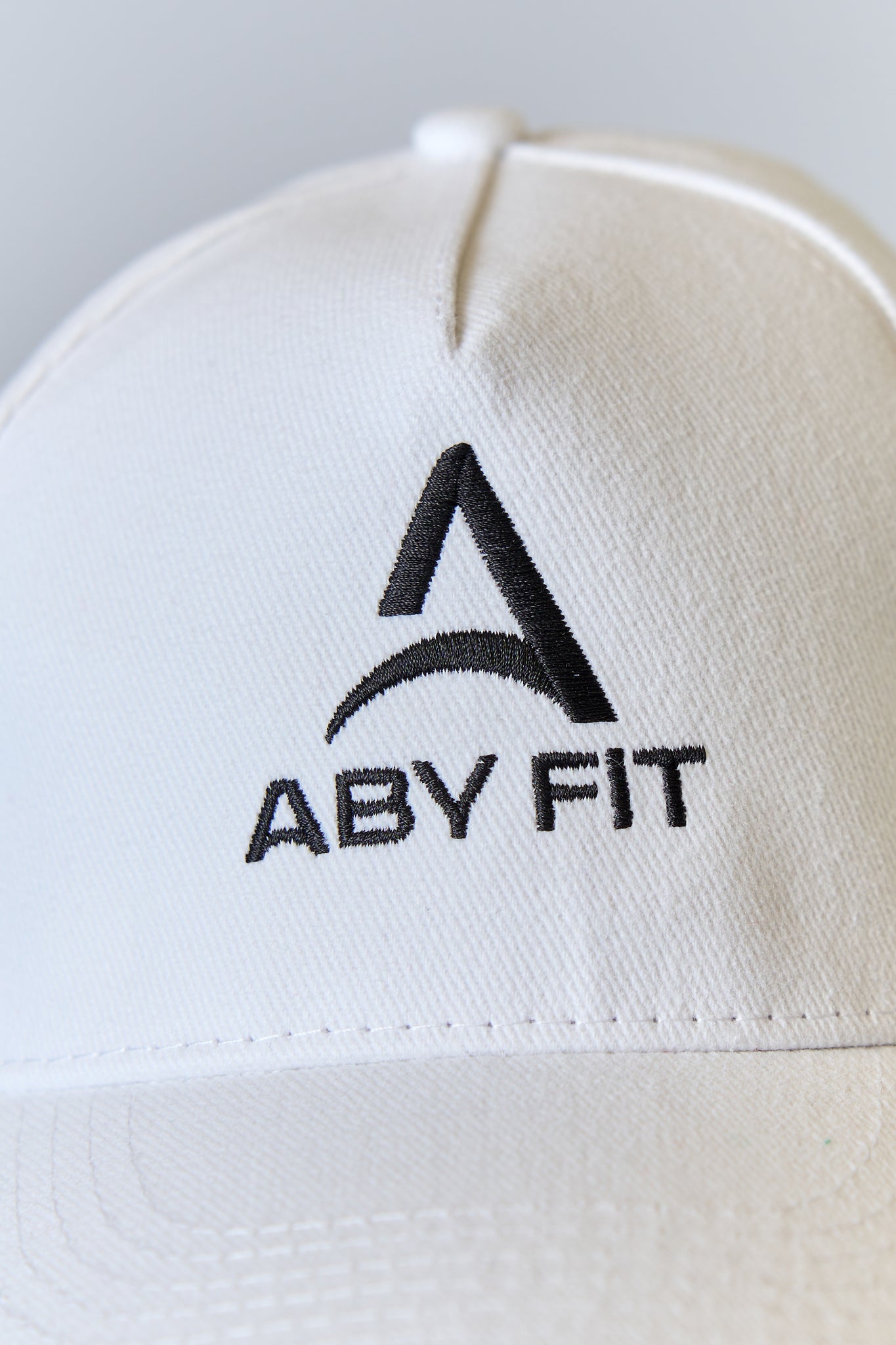 BLACK LOGO White Cap