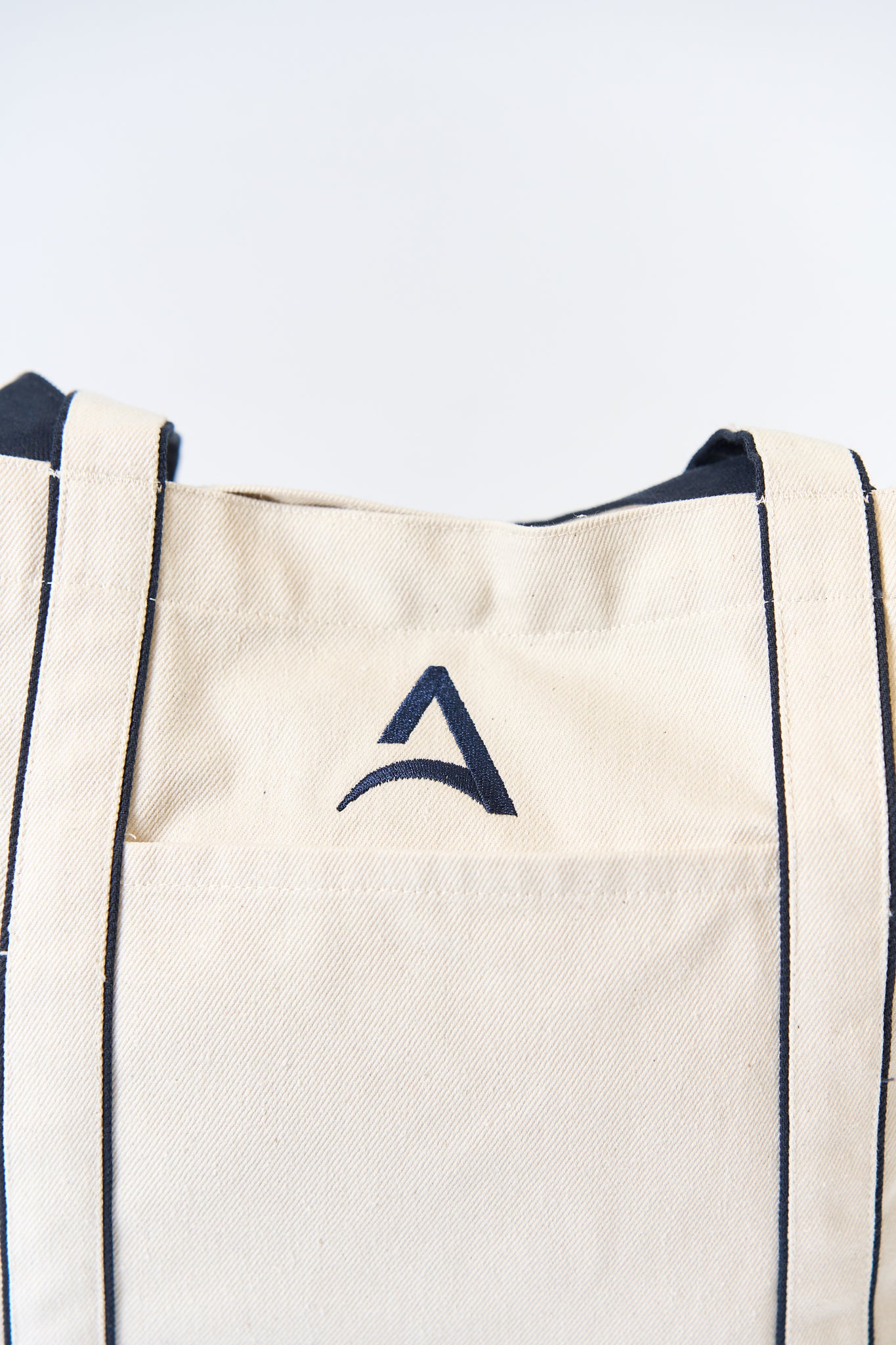 EVERYDAY TOTE Bag Nude with Navy Blue