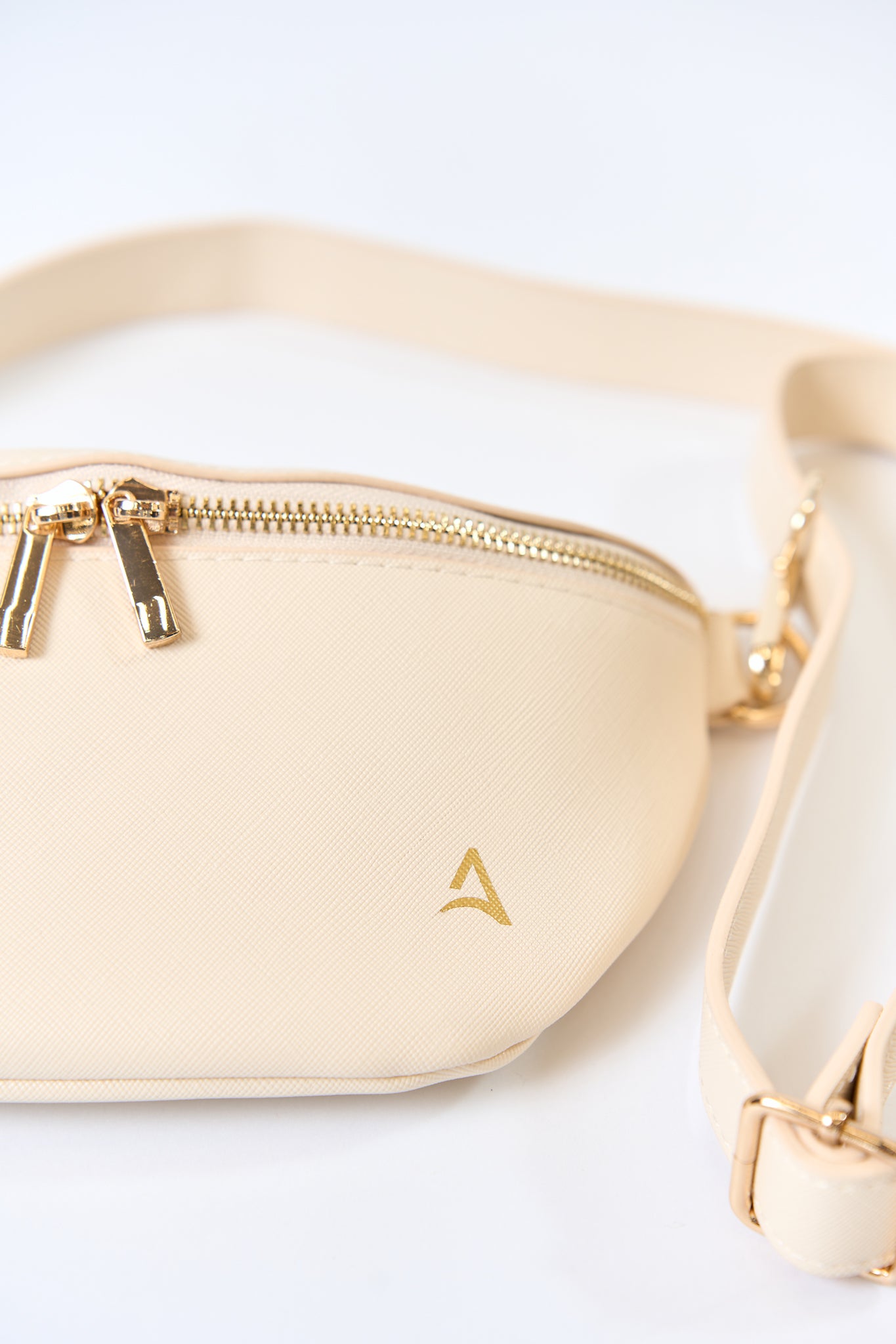 LUXE BELT Handbag Nude