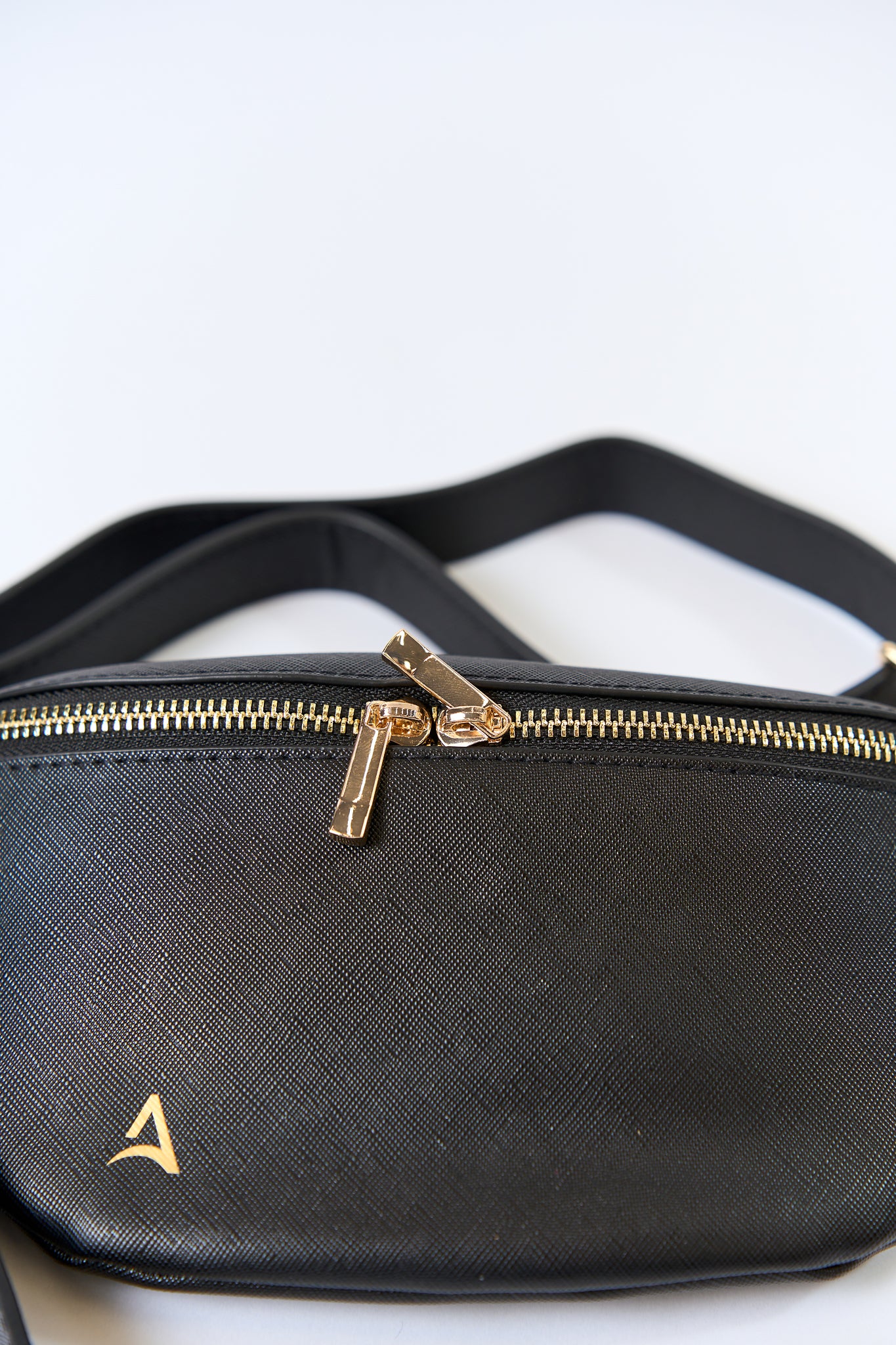 LUXE BELT Black Handbag